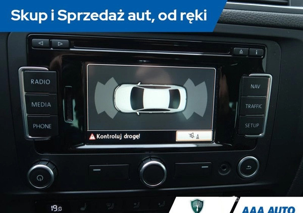 Volkswagen Jetta cena 40000 przebieg: 121094, rok produkcji 2013 z Działoszyn małe 326